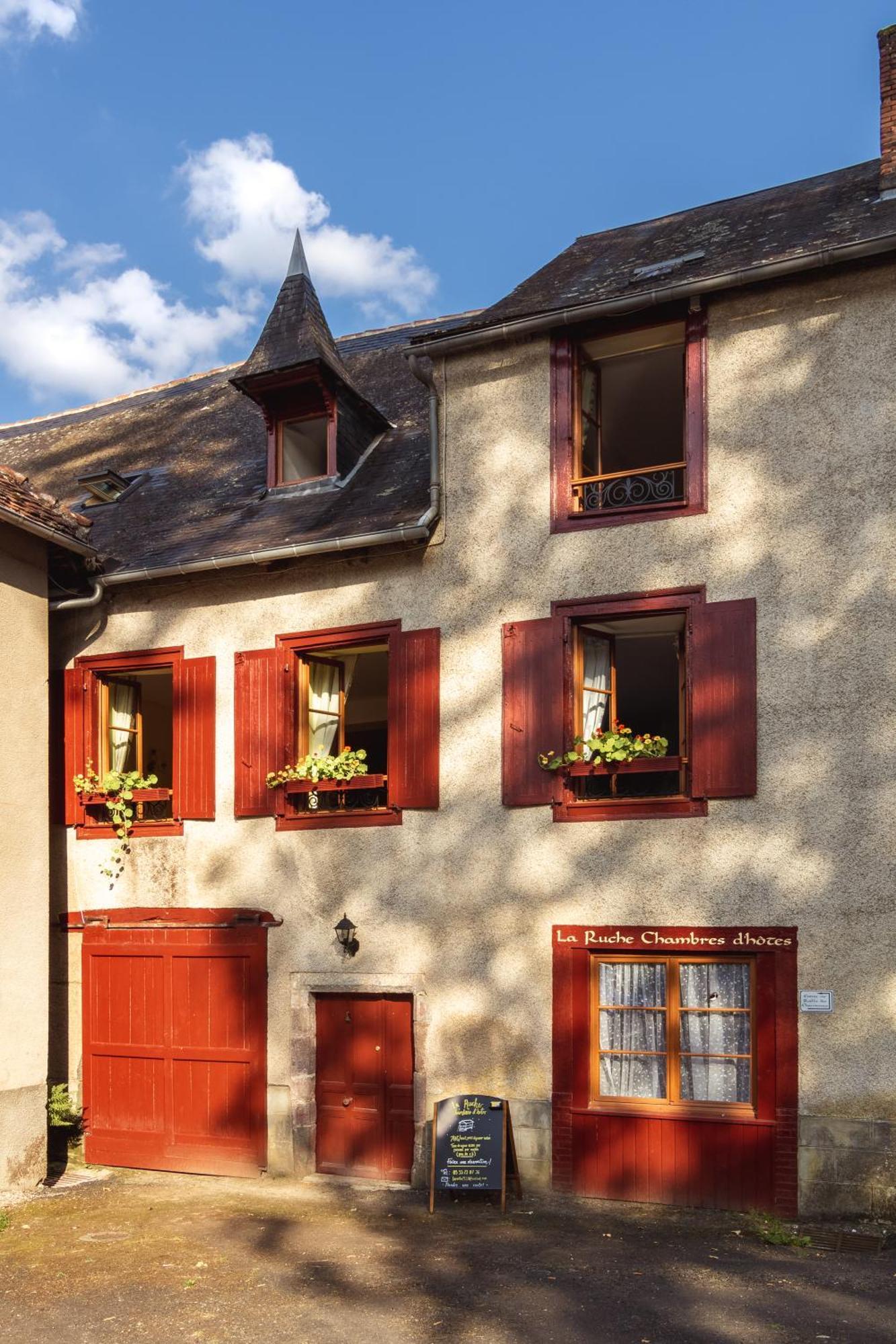La Ruche Chambres D'Hotes Segur-le-Chateau Exterior foto